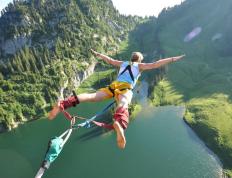 开云体育app-当黄潜艇的雷达失灵，凯恩在温布利写下比利亚雷亚尔后卫们最熟悉的无解剧本