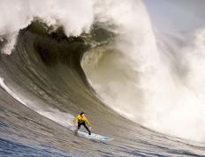 开云体育登录-锁链之舞，当防守的静默奏出绝杀的狂想