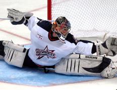 开云体育app-灰熊铁壁封锁雄鹿，布克王者之风接管季后赛