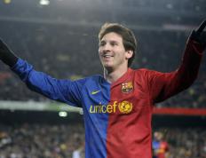 开云体育下载-黄金天平，当辛纳在蒙特卡洛的晨曦中，挪动了那枚属于年终总决赛的砝码