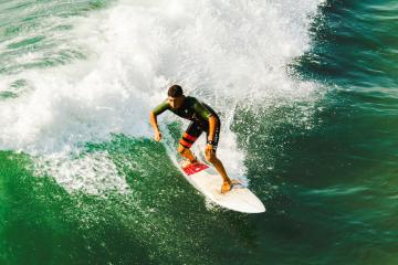 开云下载-从澳网绝杀到拉沃尔杯荣耀，辛纳刷新纪录的网球传奇