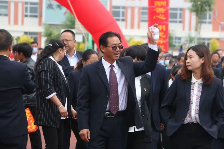 开云体育-瑞士代表团壮气凌云，完美诠释团结力量