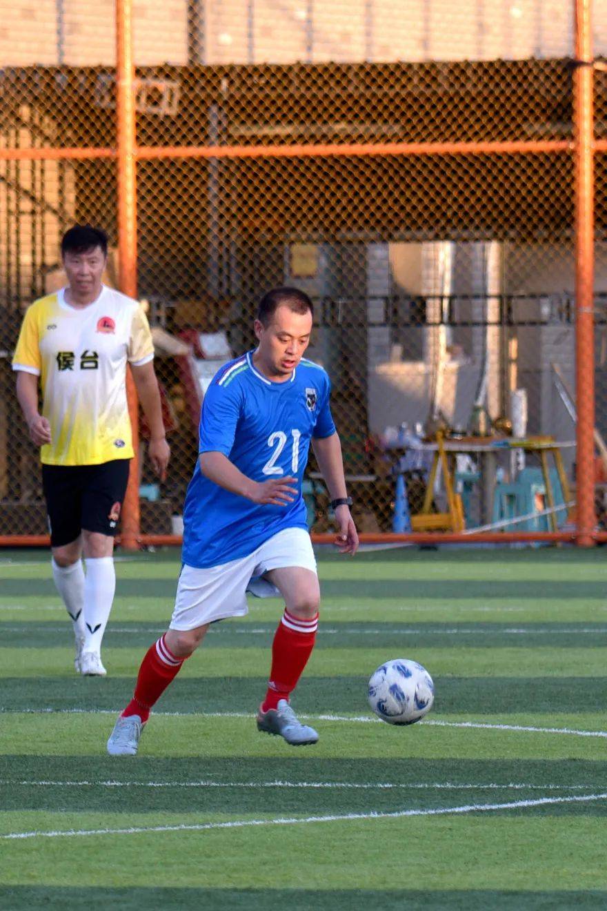 开云体育平台APP-防守稳固攻势犀利,实现踢球之美赢得掌声的简单介绍