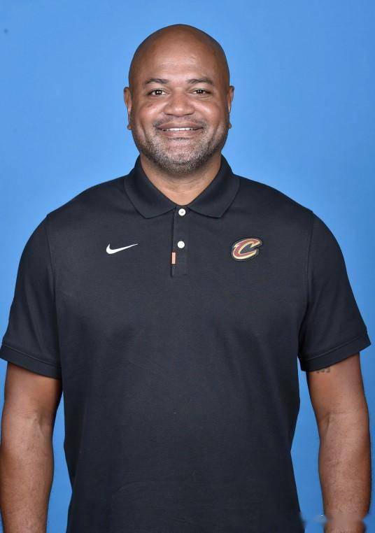 开云体育中国-骑士换帅引发争议，能否重振雄风？