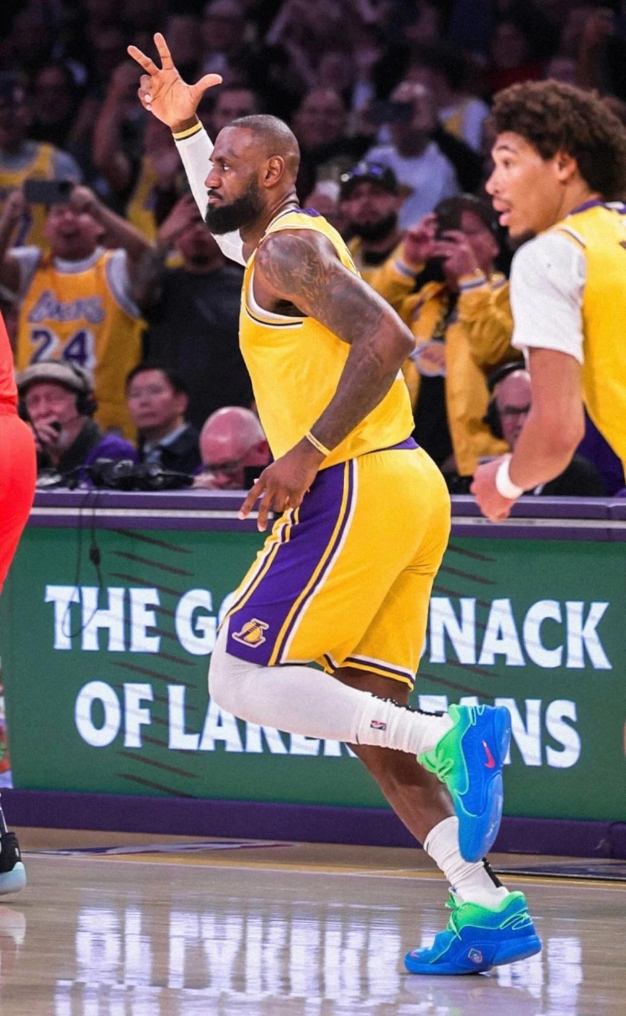 开云下载-湖人负于湖人,詹姆斯砍下32分