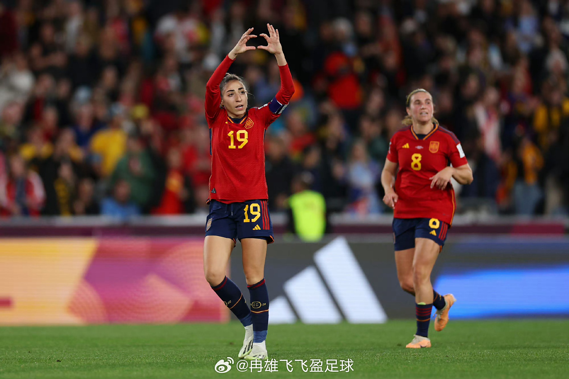 开云APP-国际足球比赛,女运动员斩获冠军