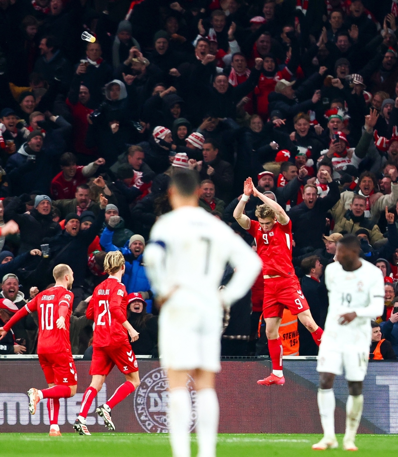 开云体育下载-丹麦队历经困难淘汰捷克队，晋级欧洲杯半决赛