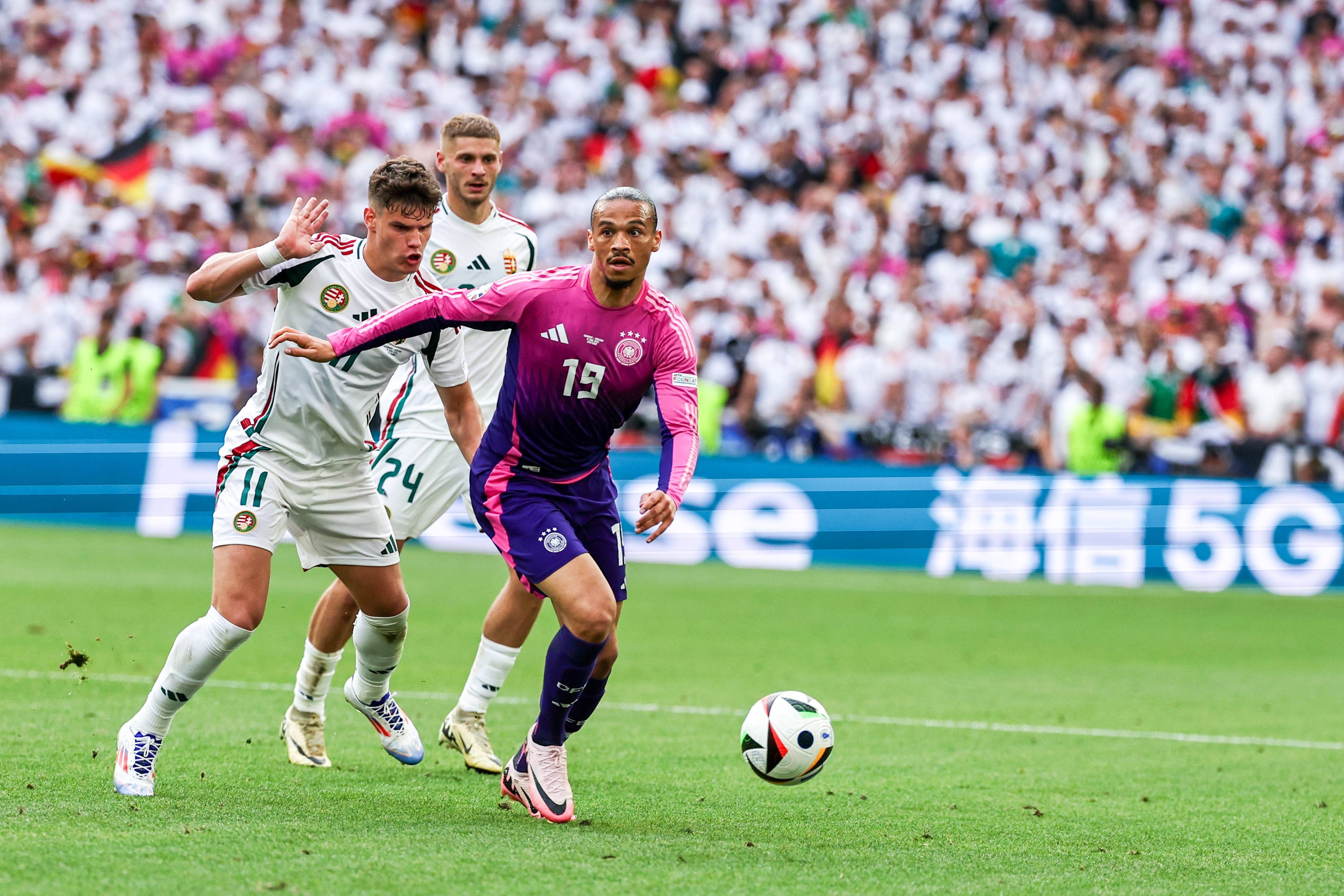 开云官网-德国惊险逆转晋级，球队实力备受瞩目