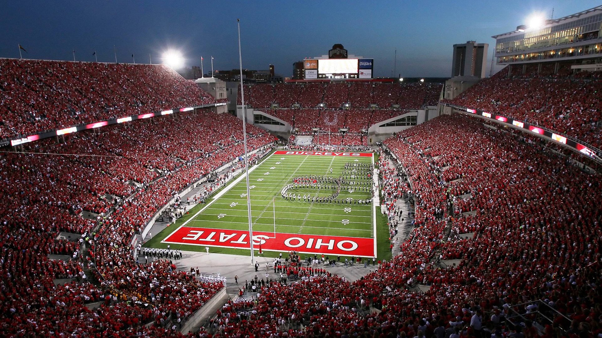 开云体育官网-罗马巅峰之战，莱万节奏大师引领全队，英格兰对决终见胜者