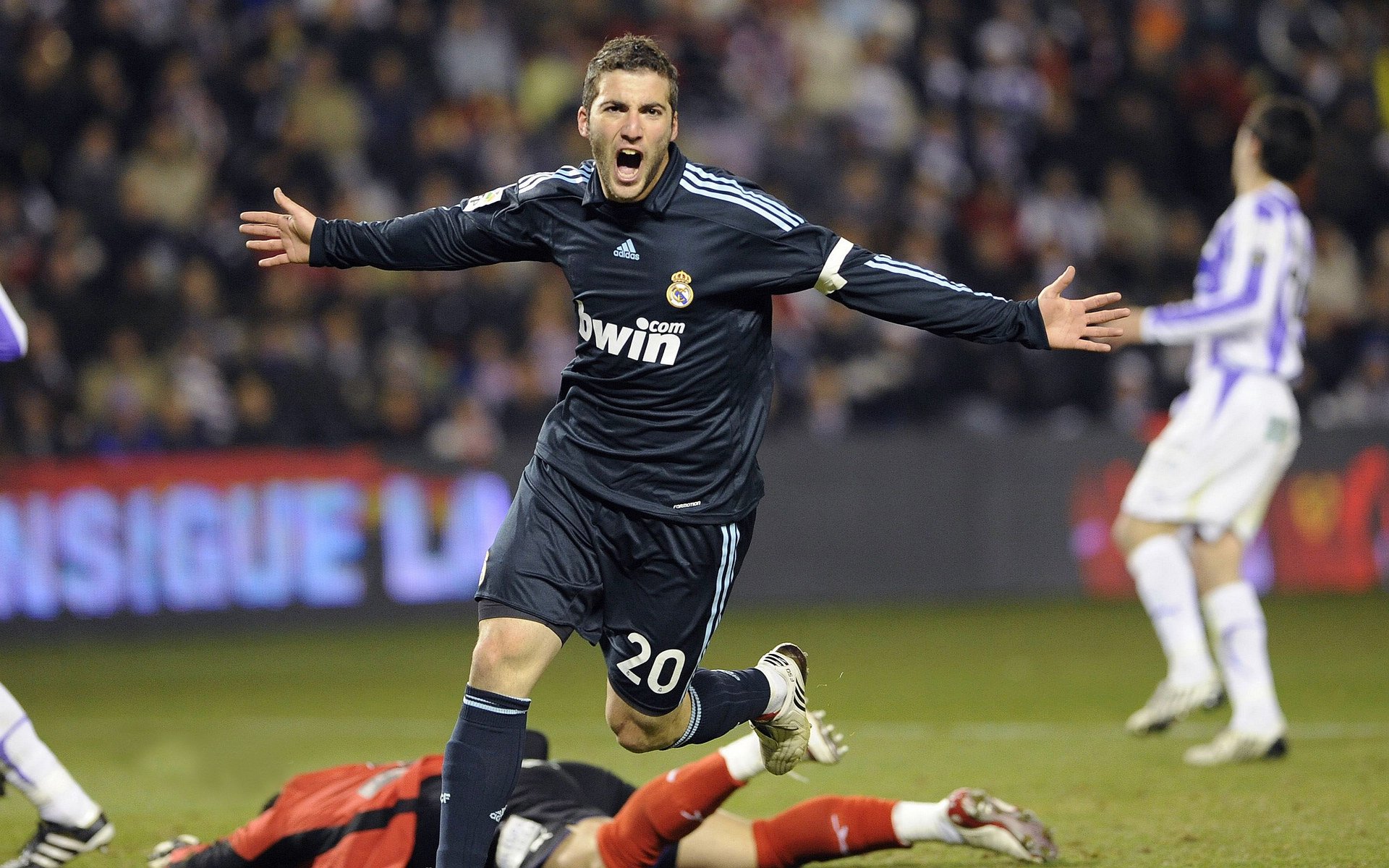 开云体育登录-时空割裂的胜利日，国王碾碎浙江堡垒之夜，布伦森在麦迪逊重写史诗